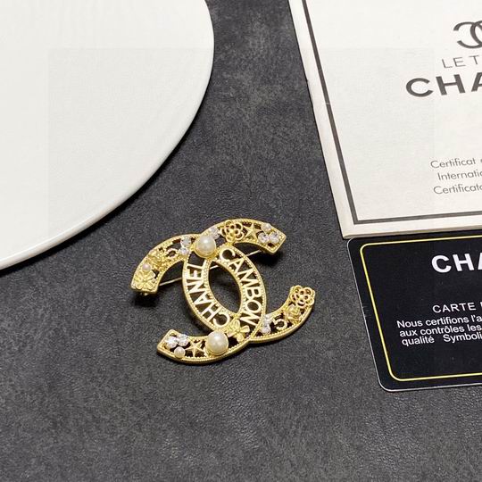 2025 Chanel Brooch1 0912